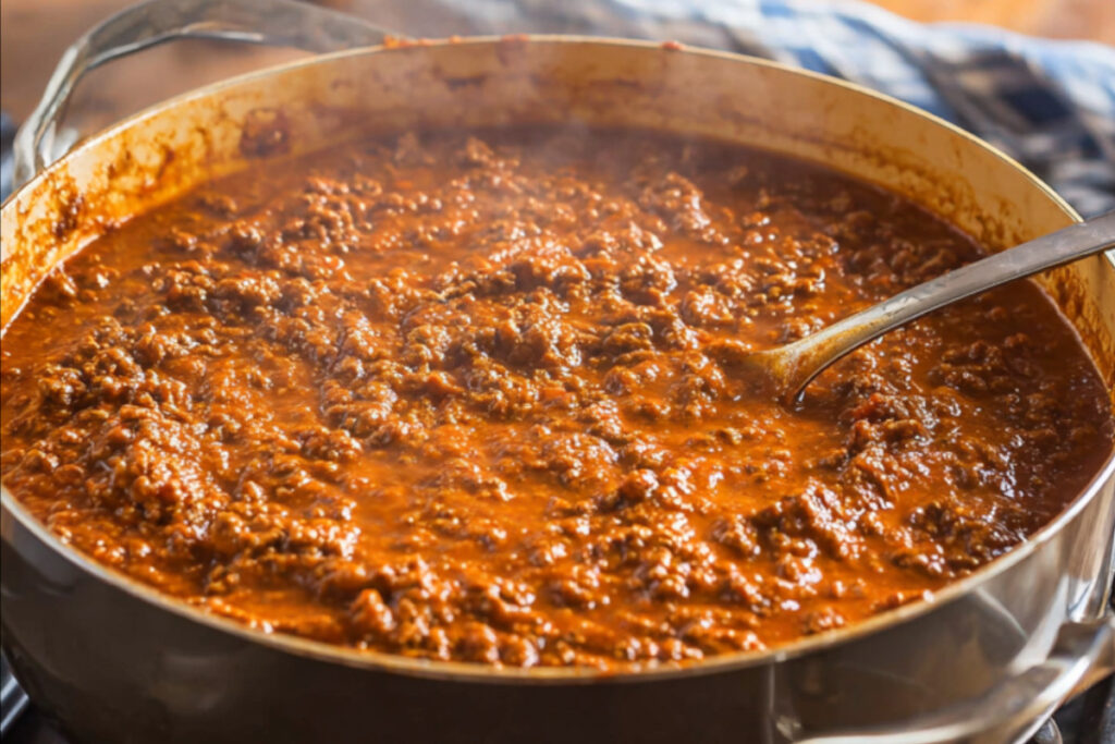 Traditional Bolognese sauce with meat, tomatoes and milk.