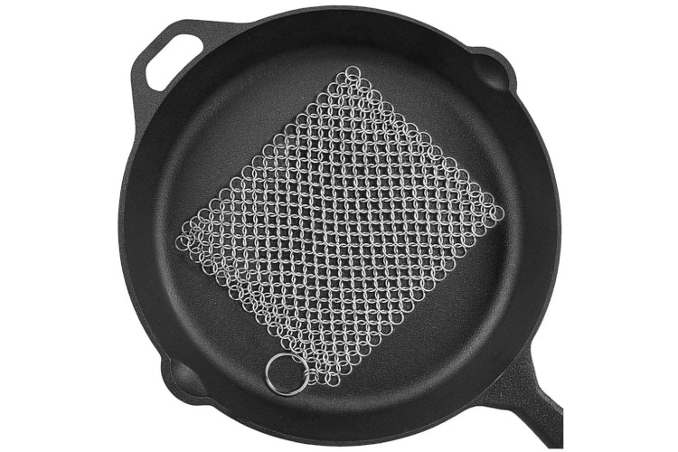 PIBC chainmail scrubber for cast iron pans